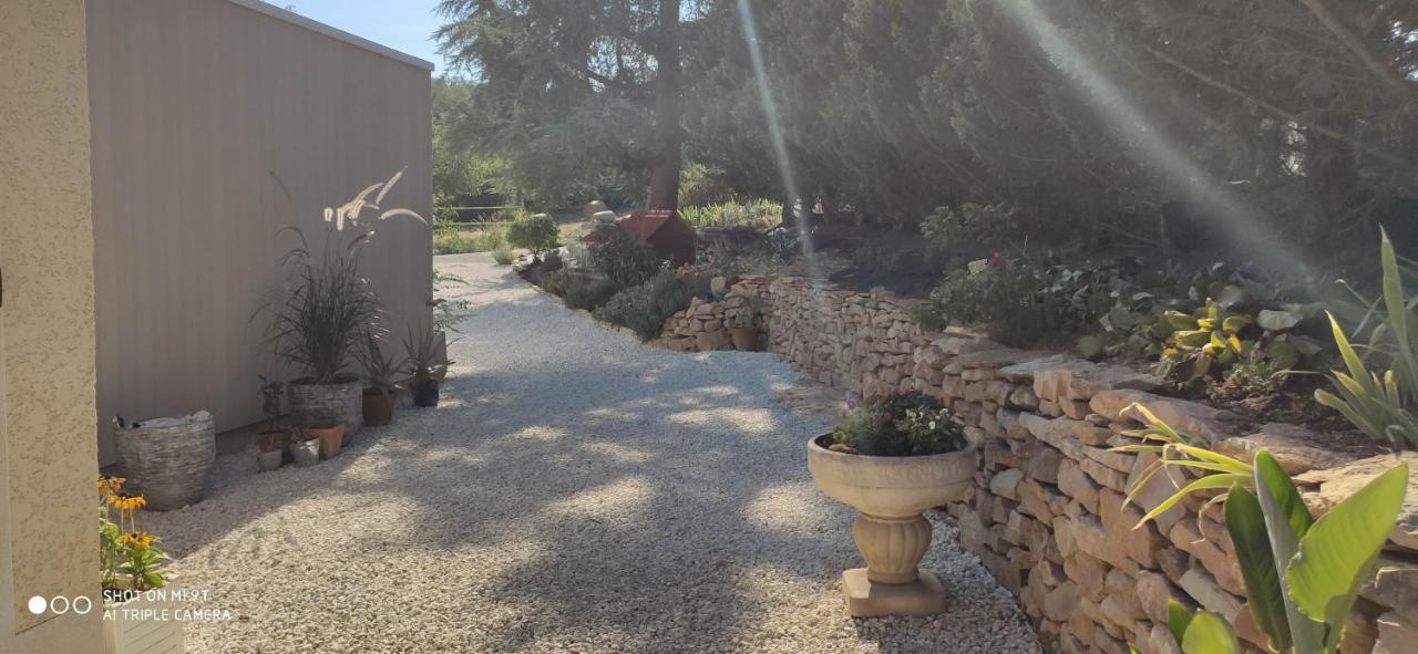 Campagne Et Jacuzzi ... C'Est Cosy Le Bumble Bee ! Villa Panossas Exterior photo